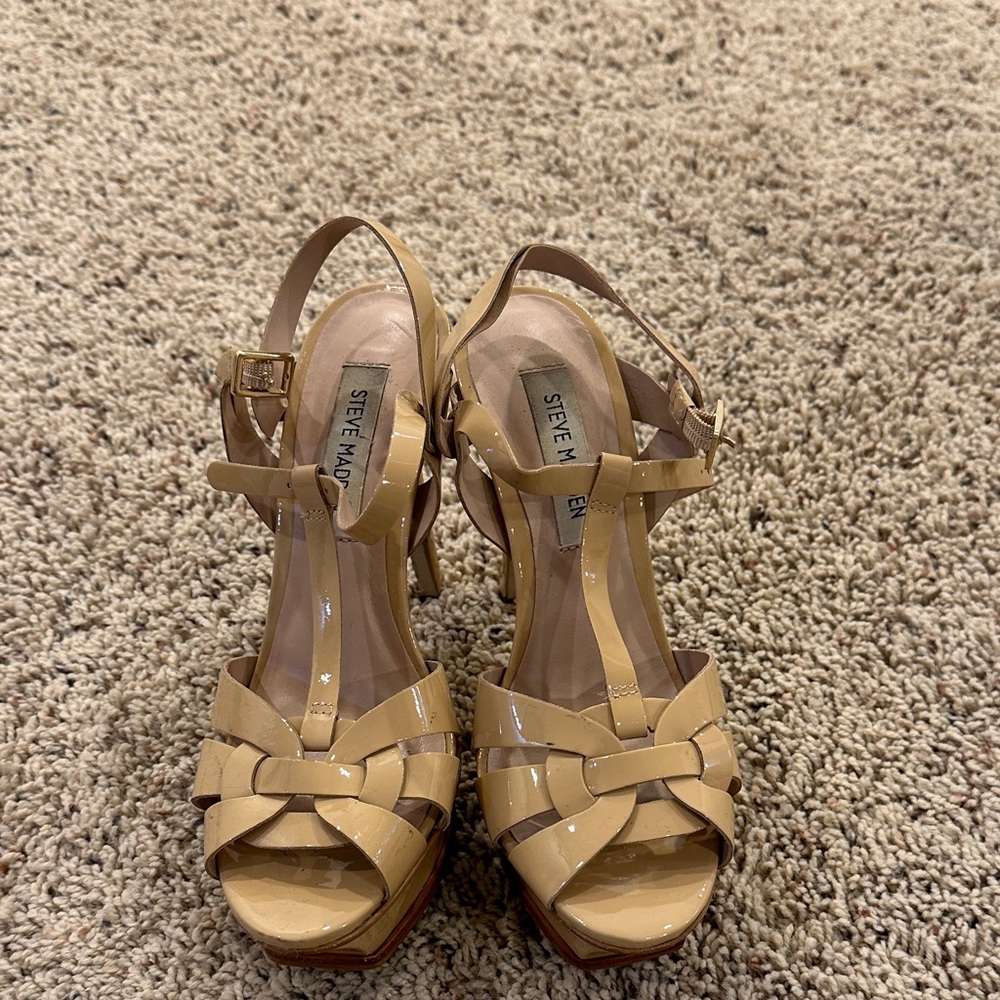Steve Madden Beige Patent Heels